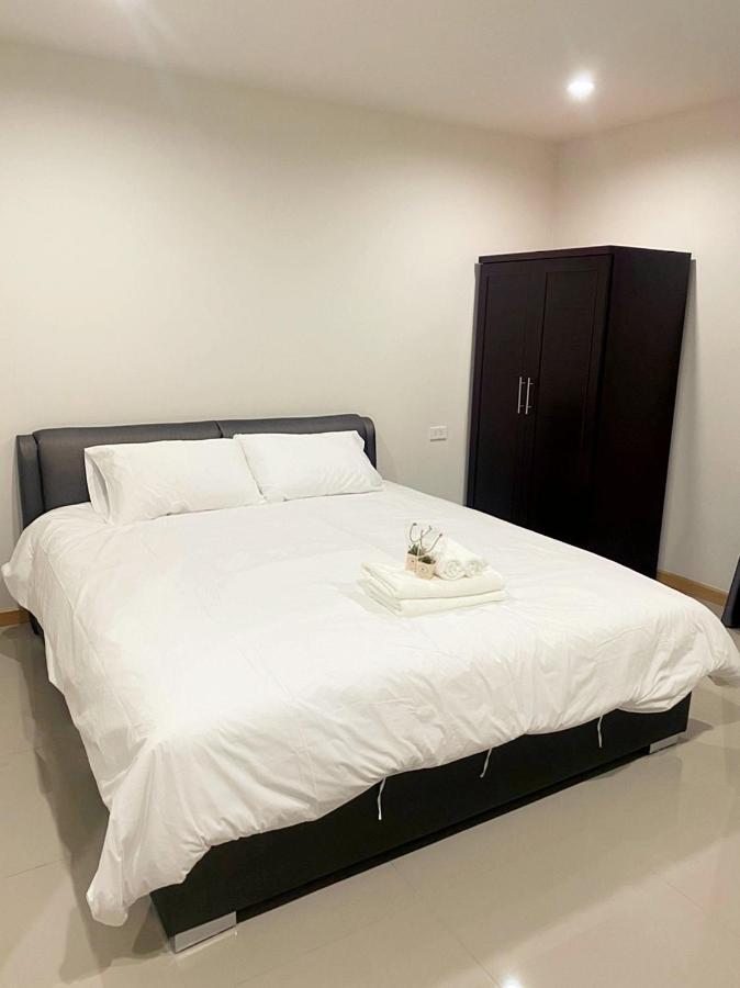 Re Riva Apartment Bangkok Luaran gambar