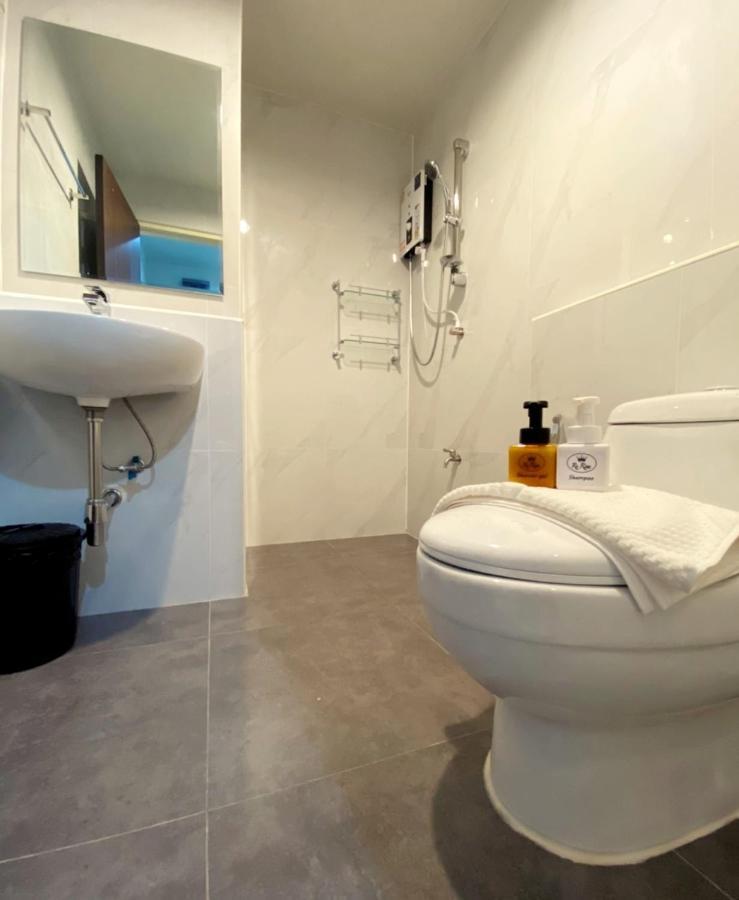 Re Riva Apartment Bangkok Luaran gambar