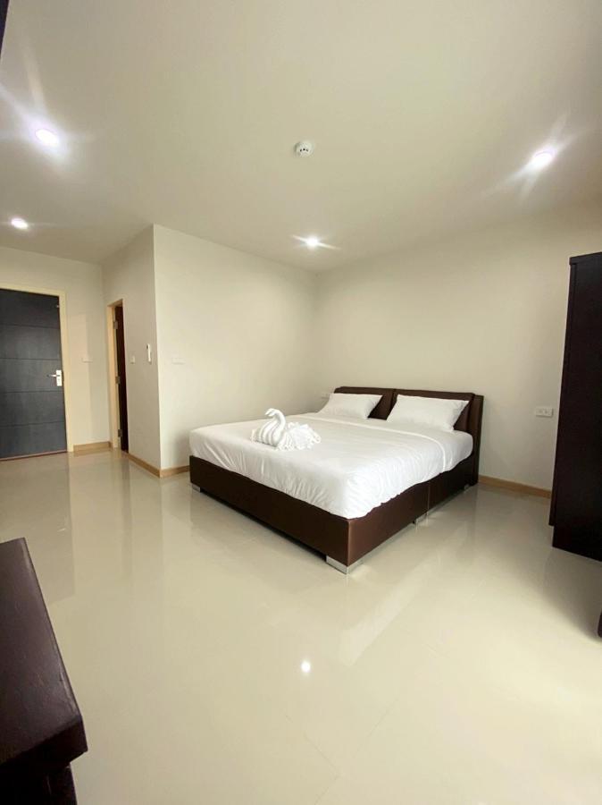 Re Riva Apartment Bangkok Luaran gambar