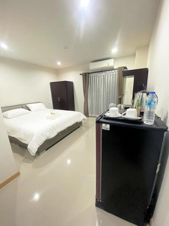 Re Riva Apartment Bangkok Luaran gambar
