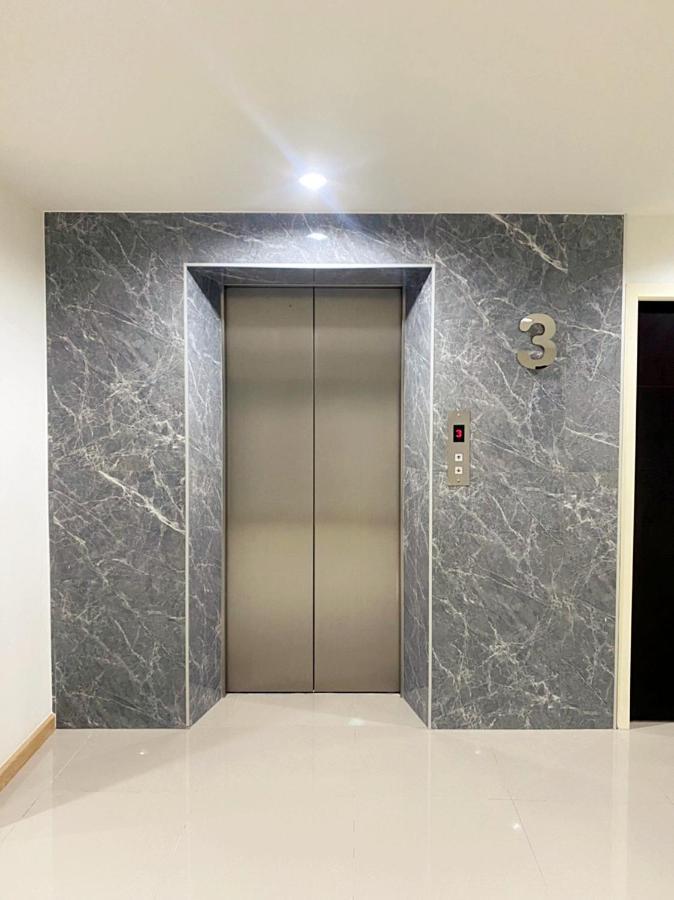 Re Riva Apartment Bangkok Luaran gambar